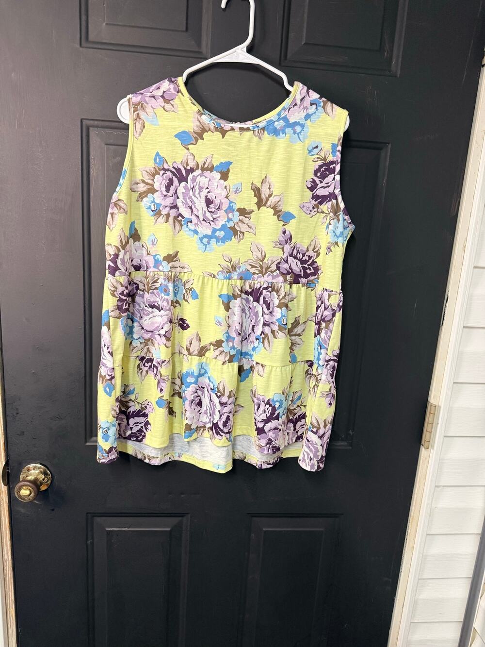 Flowy Unbranded yellow tiered sleeveless tank measured size 2xL